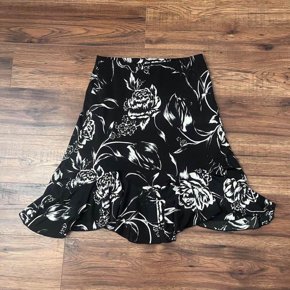 Le Chateau Black White Floral Aline Skirt Flowy Women S Whimsygoth Coquette Work